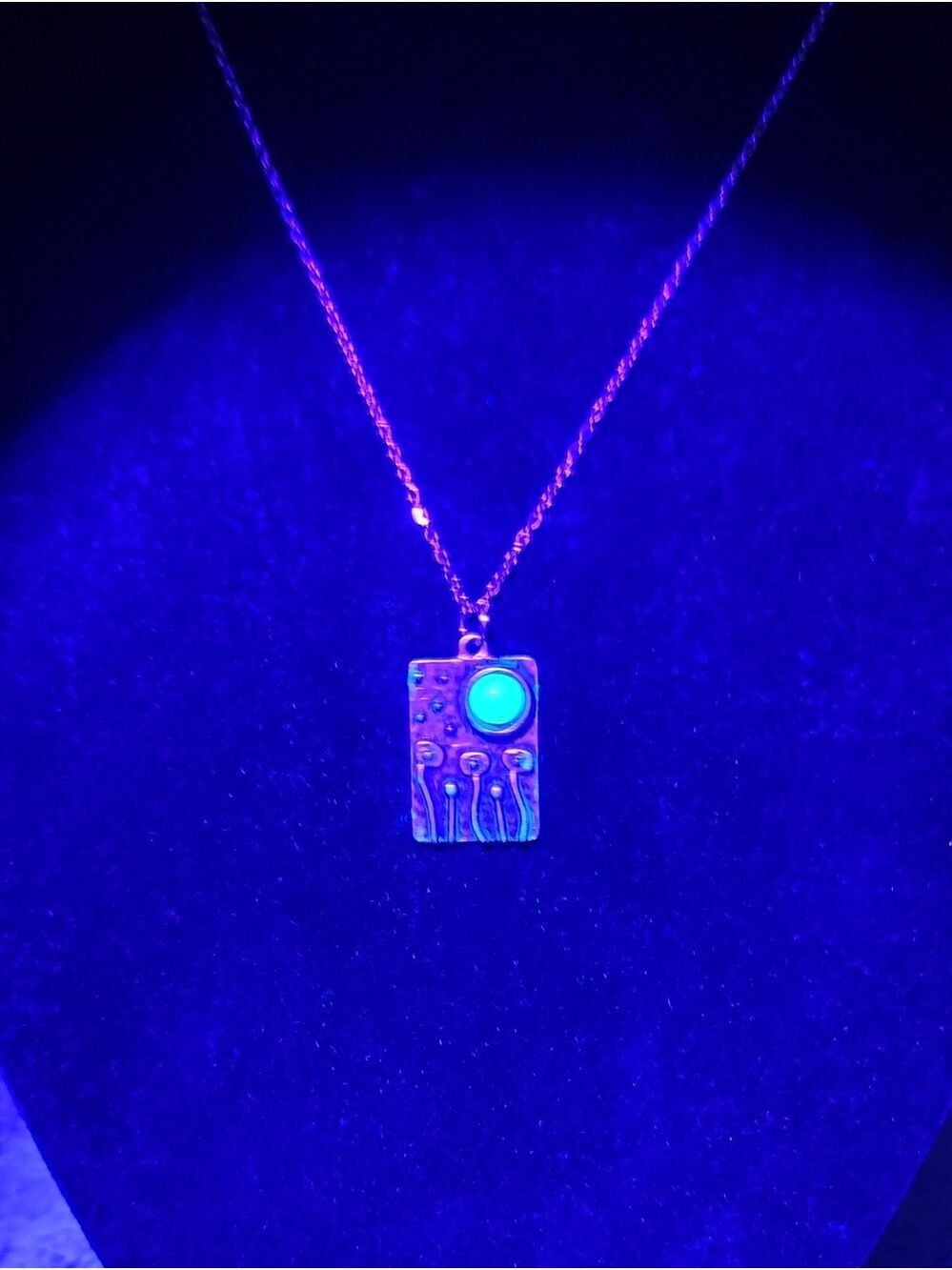 One of a kind Uranium Glass Necklace - Picture 5 of 9
